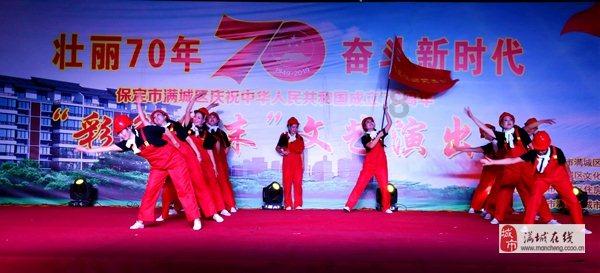 台胞青年在新疆石河子大学感受“非遗”魅力
